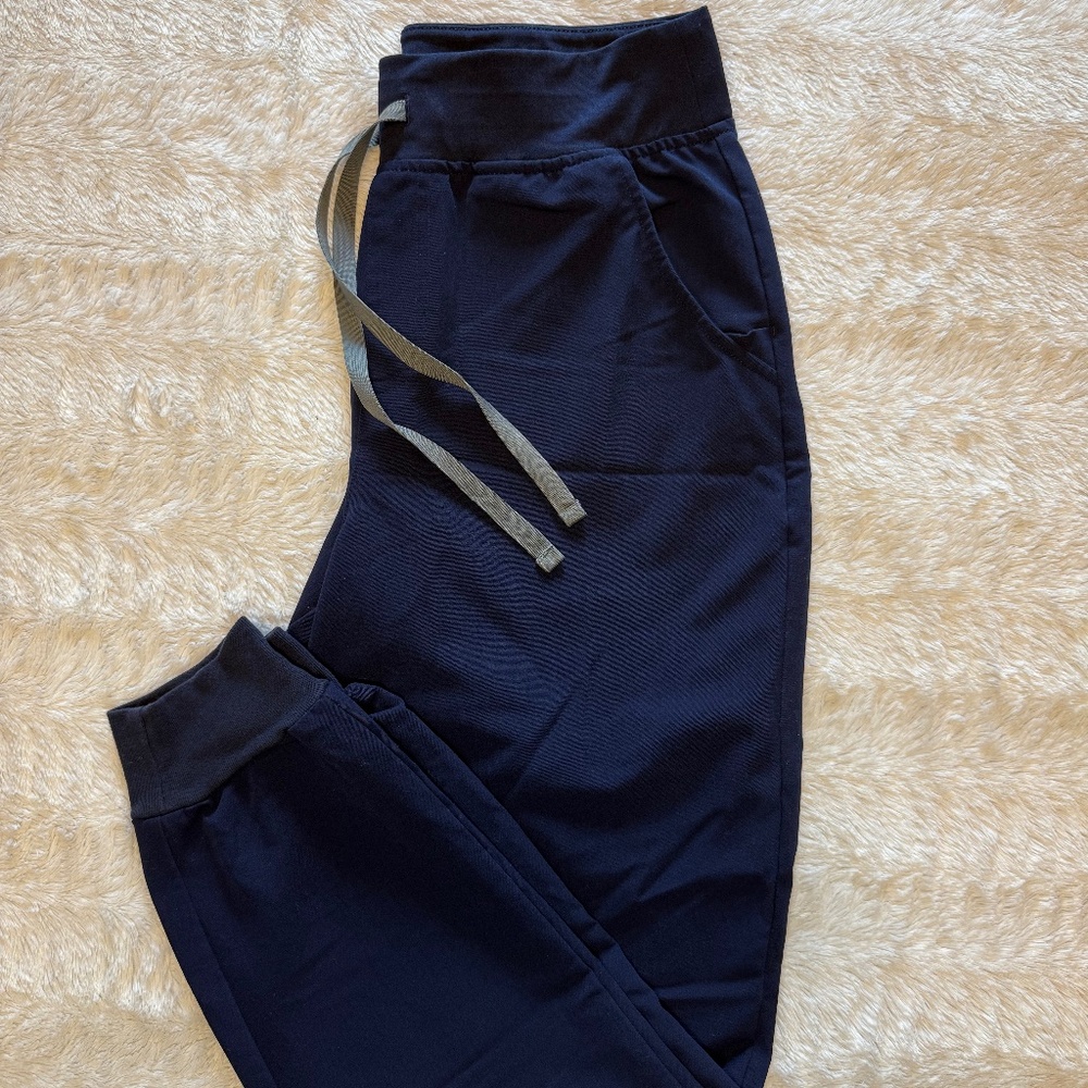 Figs - Women's Navy Zamora Jogger Scrub Pants - M